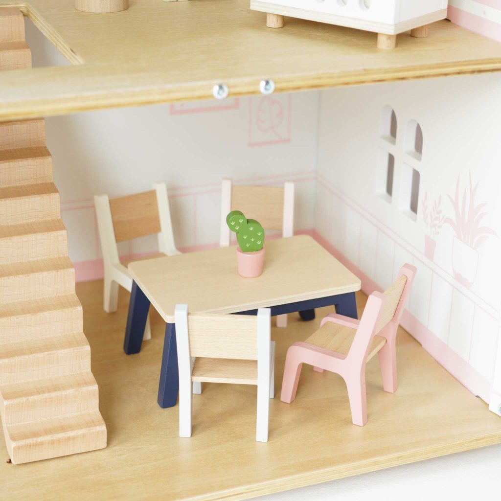 mobilier pour maison de poupée en bois