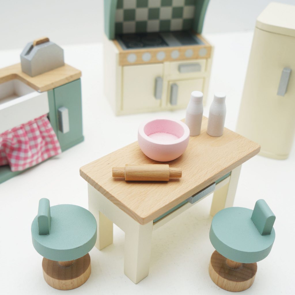 mobilier pour maison de poupée en bois