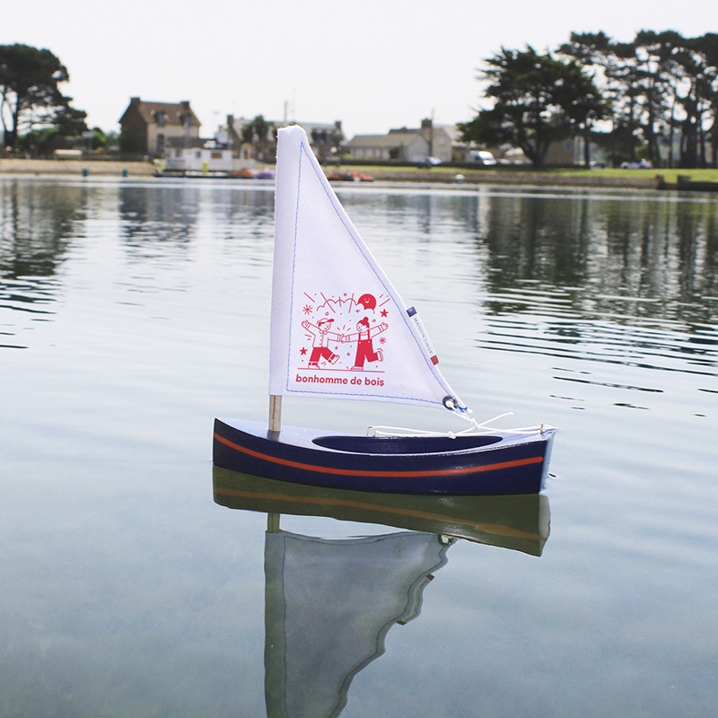 bateau tirot en bois x Bonhomme de bois