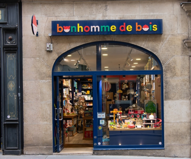 Bonhomme de bois magasin de jouets