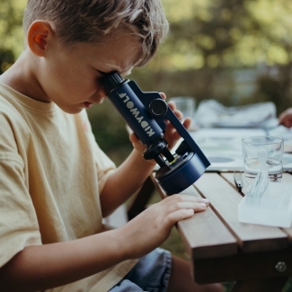 Microscope