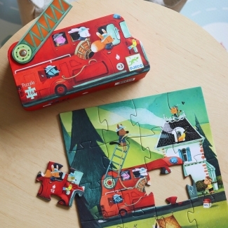 Puzzle silhouette Le camion de pompier 16 pcs