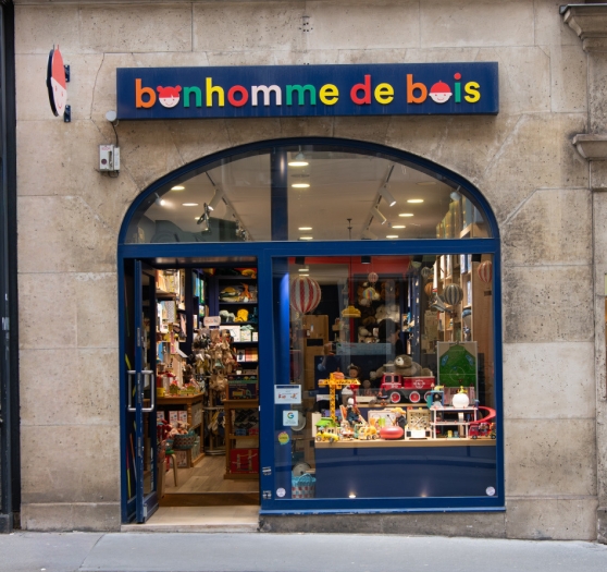 Bonhomme de bois magasin de jouets